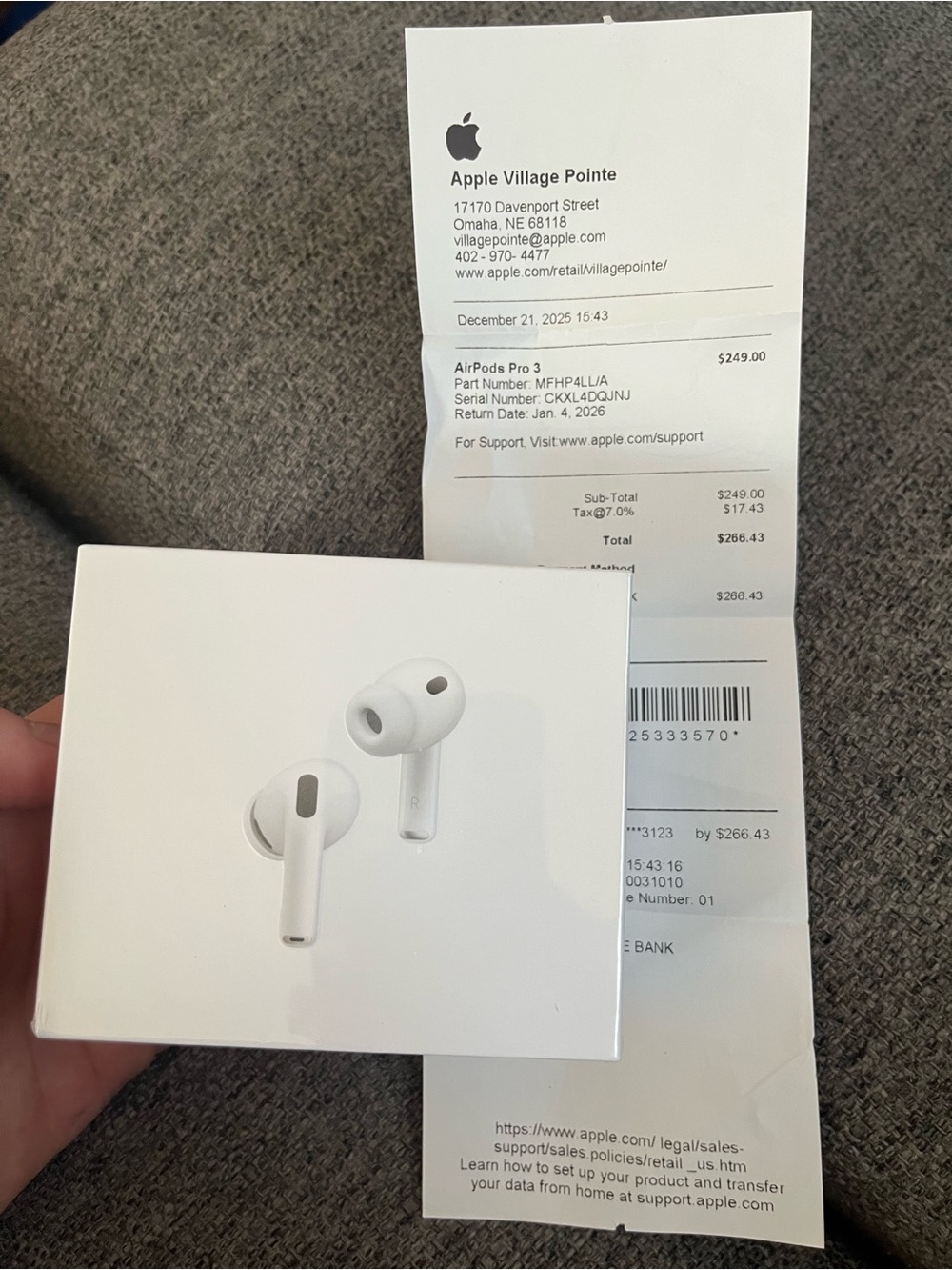 Apple AirPods Pro 3 Earbuds in White
